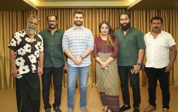 സംവിധായികയുടെ കുപ്പായത്തില്‍ ആന്‍സരിഗാ ആന്റണി; സെക്കന്‍ഡ് ഷോ പ്രൊഡക്ഷന്‍സിന്റെ രണ്ടാം ചിത്രം, വിഷ്ണു വിനയ് നായകന്‍