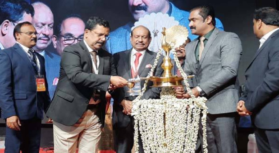 ഒരു മാപ്പെങ്കിലും പറയൂ, വിദേശ വാഴ്സിറ്റികളെ വിളിക്കും മുൻപ്; 2003ലെ ഇടത് പ്രക്ഷോഭം ഓർത്തെടുത്ത് പരിഹാസവുമായി മുൻ ചീഫ് സെക്രട്ടറി