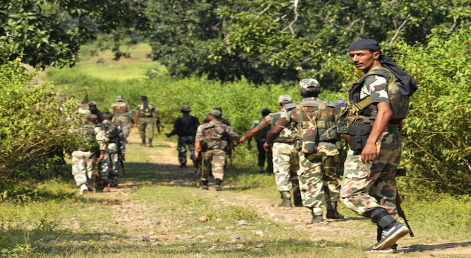 തലയ്ക്ക് 25 ലക്ഷം വിലയിട്ട ശങ്കർ റാവു അടക്കം 29 മാവോയിസ്റ്റ് നേതാക്കള് കൊല്ലപ്പെട്ടു; എകെ 47 ഉൾപ്പെടെ പിടിച്ചെടുത്തു; ഏറ്റുമുട്ടല് വെള്ളിയാഴ്ച ഛത്തിസ്ഗഢില് ആദ്യ ഘട്ട വോട്ടെടുപ്പ് നടക്കാനിരിക്കെ