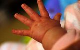 21കാരി രക്തസ്രാവവുമായി ആശുപത്രിയില്‍; ഡോക്ടറുടെ സംശയം പോലീസിനെ അറിയിച്ചു; പറമ്പില്‍ നിന്ന് കണ്ടെത്തിയത് നവജാത ശിശുവിന്റെ മൃതദേഹം