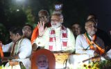 അമേരിക്കയ്‌ക്കെതിരെ ‘സ്വദേശി ബോർഡുകൾ’ ആയുധമാക്കാൻ മോദി; തീരുവ യുദ്ധത്തിനെതിരെ ജനകീയ സമരത്തിന് ആഹ്വാനം