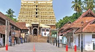 ശ്രീപത്മനാഭസ്വാമിയുടെ നഷ്ടപ്പെട്ട 13 പവൻ തിരിച്ചുകിട്ടി; കണ്ടെത്തിയത് ബോംബ് സ്ക്വാഡ്; മോഷണമെന്ന് ഉറപ്പിച്ച് പോലീസ്