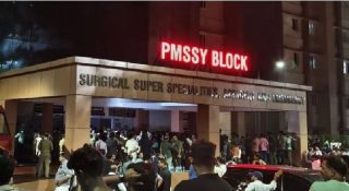 മെഡിക്കല്‍ കോളേജിലെ തീപിടിത്തത്തിന്റെ കാരണം തേടി പോലീസ്;അസ്വാഭാവിക മരണത്തിന് കേസ്; മന്ത്രി വീണ കോഴിക്കോട്ടേക്ക്