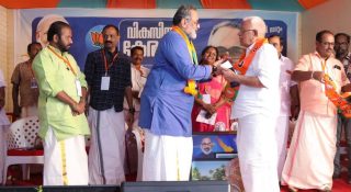 ഉമ്മന്‍ചാണ്ടിയുടെ പ്രൈവറ്റ് സെക്രട്ടറി താമര കൂടാരത്തില്‍; എന്‍ബി രാജഗോപാല്‍ കോണ്‍ഗ്രസ് വിട്ടു