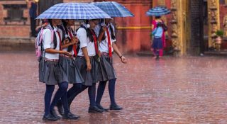 പഠിപ്പുമുടക്കി ശക്തമായ മഴയെത്തി; ഒമ്പത് ജില്ലകളിൽ സ്കൂളുകൾക്ക് അവധി