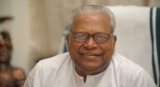 ഹൃദയാഘാതം; വിഎസ് അച്യുതാനന്ദൻ ആശുപത്രിയിൽ