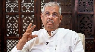 ‘ഗവര്‍ണറുടെ സംസ്‍കാരം’… പാദപൂജയിൽ പുതിയ വിശദീകരണവുമായി ആര്‍ലേക്കര്‍