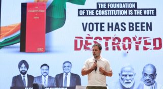 ഇലക്ഷന്‍ കമ്മിഷന്റെ നിഷ്പക്ഷതയെ തന്നെ ചോദ്യം ചെയ്ത് രാഹുല്‍ ഗാന്ധി; ബിജെപിയെ ഞെട്ടിക്കുന്ന സര്‍ജിക്കല്‍ സ്‌ട്രൈക്ക്