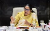 ഡല്‍ഹി മുഖ്യമന്ത്രിയുടെ കരണത്തടിച്ച് അക്രമി; പരാതി നല്‍കാന്‍ എന്ന വ്യാജേന ഔദ്യോഗിക വസതിയില്‍ എത്തി; വന്‍ സുരക്ഷാ വീഴ്ച