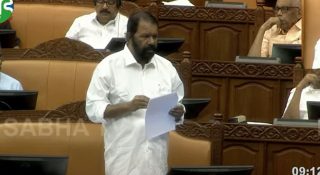 ചോദ്യോത്തരവേളയില്‍ മറുപടി പറുന്നതിനിടയില്‍ മന്ത്രി ശിവന്‍കുട്ടിക്ക് ദേഹാസ്വാസ്ഥ്യം; ആശുപത്രിയിലേക്ക് മാറ്റി