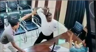 വിദ്യാഭ്യാസവകുപ്പ് ഉദ്യോഗസ്ഥനെ ബെൽറ്റ് ഊരി അടിച്ച് ഹെഡ്മാസ്റ്റർ; കേസെടുത്ത് പൊലീസ്