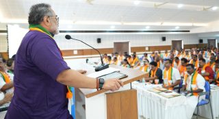 കേരള ബിജെപി കോര്‍പ്പറേറ്റ് കമ്പനി; അടിമപണി പറ്റില്ലെന്ന് മണ്ഡലം പ്രസിഡന്റുമാര്‍; രാജീവ് ചന്ദ്രശേഖര്‍ ശൈലിയില്‍ വിമര്‍ശനം ശക്തം