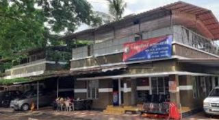 നമുക്ക് ചോദിക്കാനും പറയാനും ആരുമില്ലലോ; എഐജിയുടെ സ്വകാര്യവാഹനം ഇടിച്ചതിൽ പരിക്കേറ്റ അതിഥി തൊഴിലാളിയെ പ്രതിയാക്കി പോലീസ്