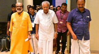 മുഖ്യമന്ത്രിയുടെ വിദേശ യാത്രക്ക് അനുമതി; സൗദിയില്‍ പോകരുതെന്ന് നിര്‍ദേശം