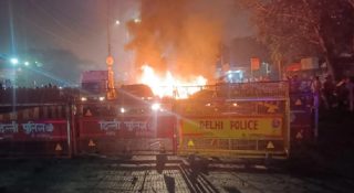 രാജ്യത്തെ നടുക്കി ഡൽഹിയിൽ സ്ഫോടനം; ചെങ്കോട്ടയ്ക്ക് സമീപം കാറുകൾ പൊട്ടിത്തെറിച്ചു; 9 മരണം