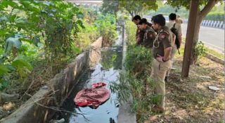 തലയറുത്ത നിലയിൽ യുവതിയുടെ നഗ്നശരീരം അഴുക്കുചാലിൽ; കൈപ്പത്തികൾ വെട്ടിമാറ്റിയ നിലയിൽ