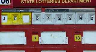 ഇത്തവണയും പാലക്കാട്ടേക്ക്; പൂജ ബംപര്‍ നറുക്കെടുത്തു; ഒന്നാം സമ്മാനം 12 കോടി