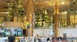 ‘വിമാനത്താവളമോ നിസ്കാര ഹാളോ? മുഖ്യമന്ത്രി മറുപടി പറയണം’… കർണാടകയിൽ പുതിയ വിവാദമുയർത്തി ബിജെപി