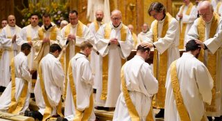 കത്തോലിക്ക പാതിരിമാരുടെ ലൈംഗികപീഡനങ്ങള്‍ പെരുകുന്നു; നഷ്ടപരിഹാരം നല്‍കി കുത്തുപാളയെടുത്ത് ന്യൂയോര്‍ക്ക് അതിരൂപത