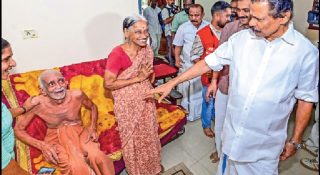 ഭവനസന്ദര്‍ശനം വിജയം; മൂന്നാം ടേമിലേക്ക് അടുത്തുവെന്ന ആത്മവിശ്വാസത്തിൽ സി.പി.എം.